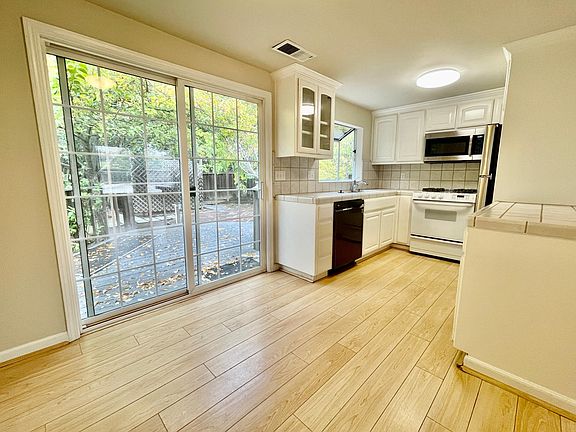 4th image of 10217A S Tantau Ave