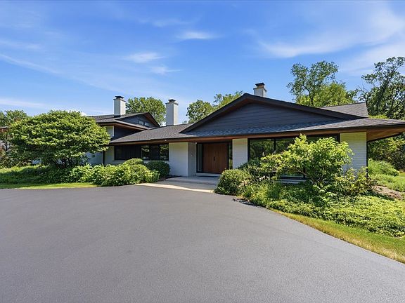4th image of 215 Woodhaven Ln