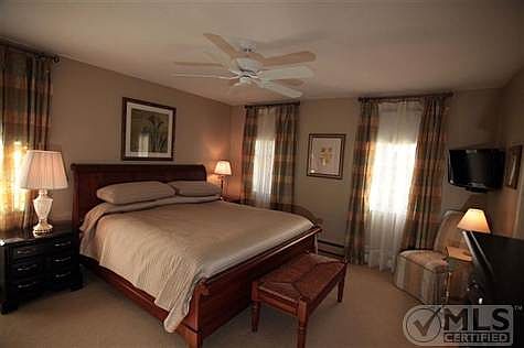 Luxurious master bedroom with ensuite bathroom and walk-in closet (with automatic lights in closets).