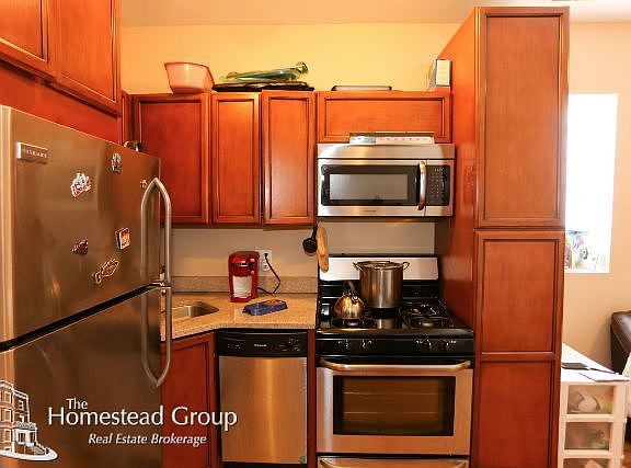 3rd image of 3733 N Elston Ave #01