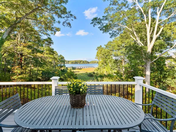 13 Sand Dollar Lane, Mashpee, MA 02649