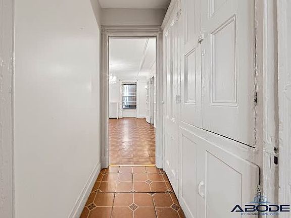 3rd image of 279 Hart St #1