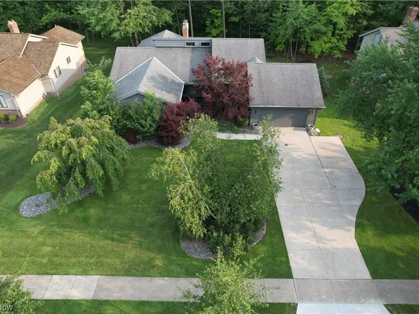 26750 Bernwood Rd, Beachwood, OH 44122