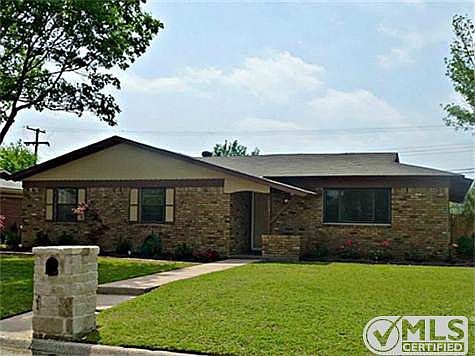 2nd image of 513 Woodcrest Dr