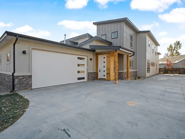 5801 W Castle Dr, Boise, ID 83703
