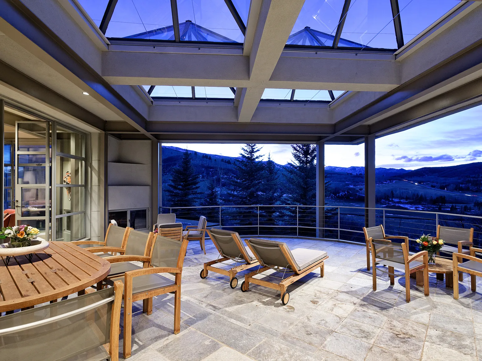 5 bed, 7235 sqft, $50,000 — Photo 3