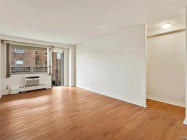 61-15 97th St APT 6H, Rego Park, NY 11374