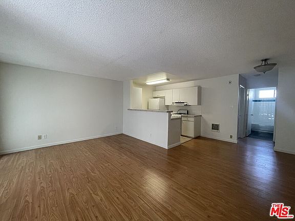 2nd image of 1531 N Detroit St APT 204
