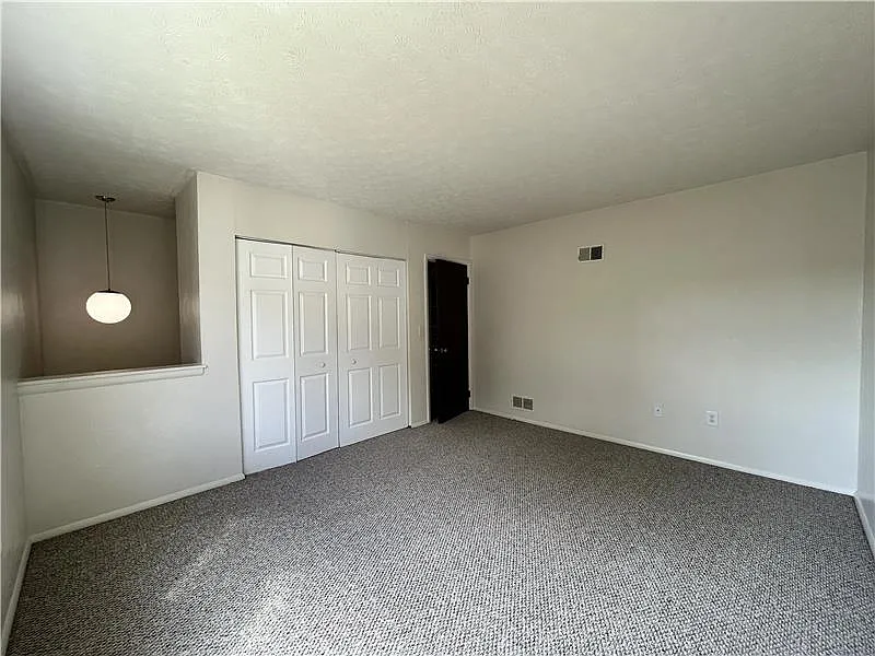 2 bed, 1.5 bath, $850 — Photo 4