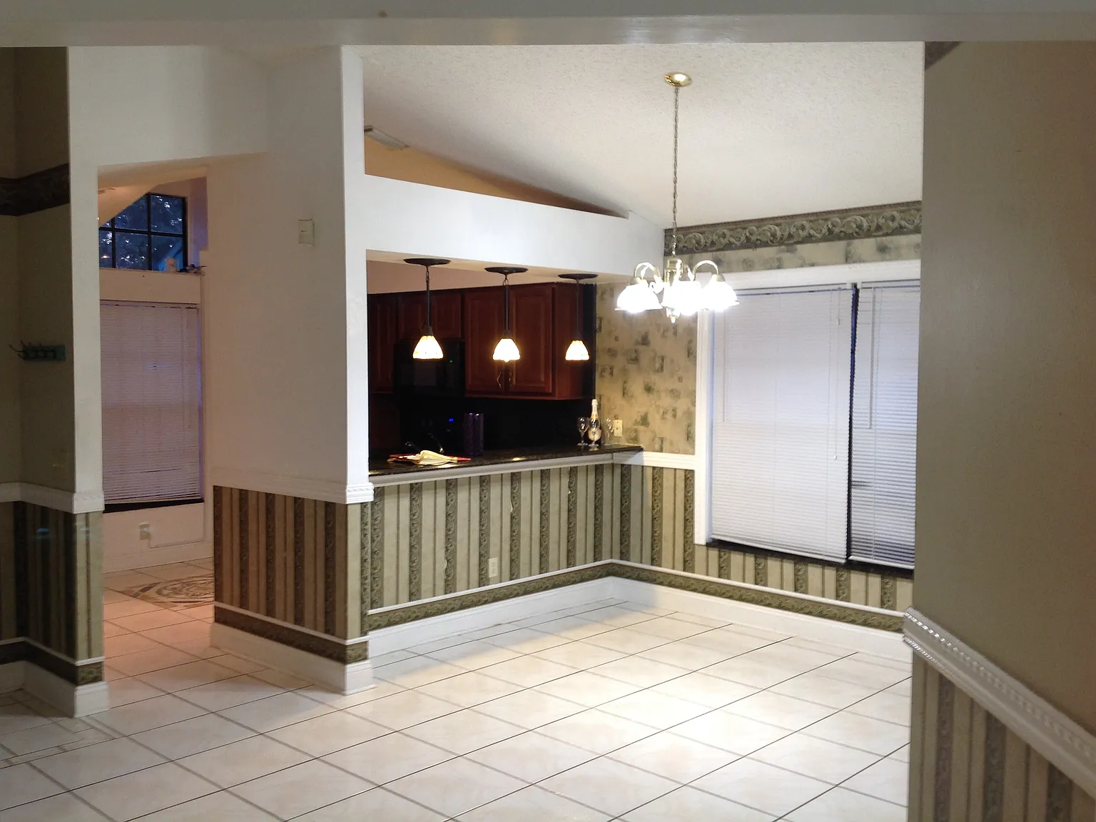 3 bed, 1460 sqft, $2,400 — Photo 3