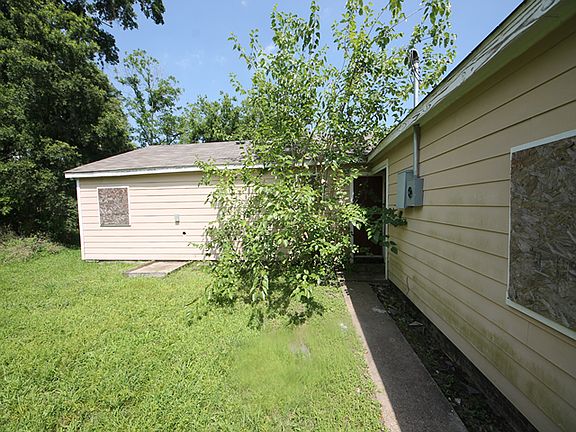 5th image of 7323 Marilyn Ln