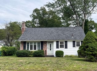 12 Hawthorne Rd, Holbrook, MA 02343