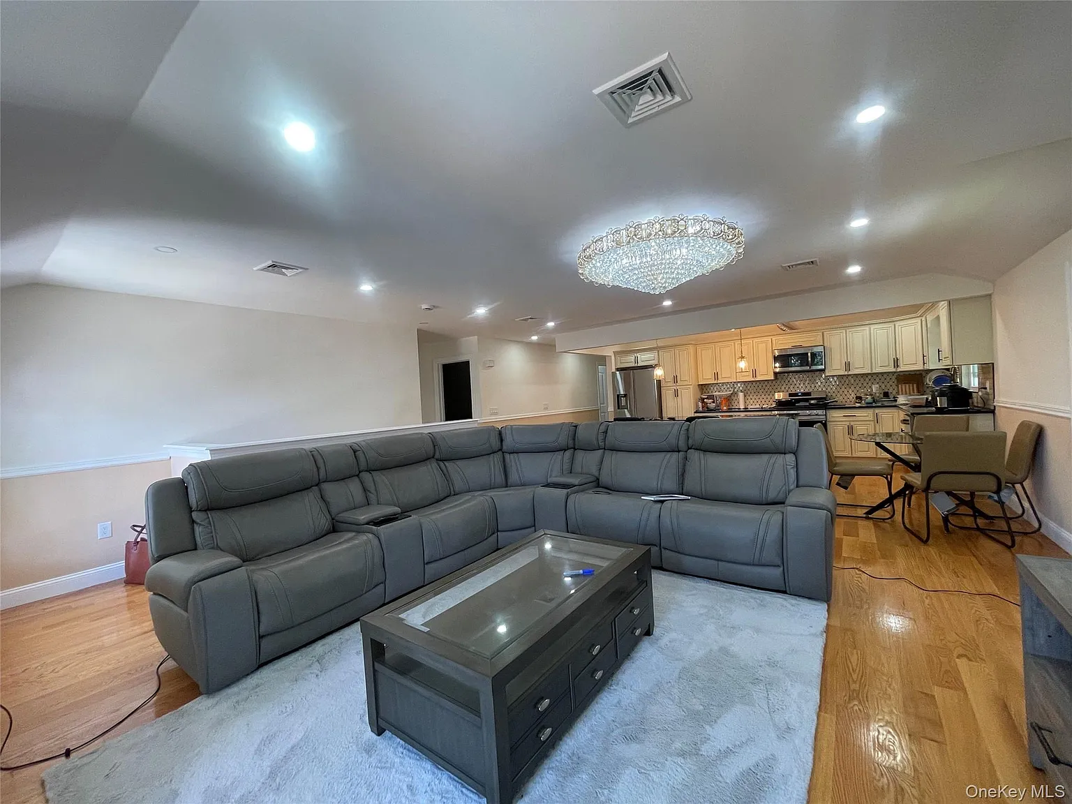 5 bed, 3.0 bath, 1798 sqft, $5,500 — Photo 4