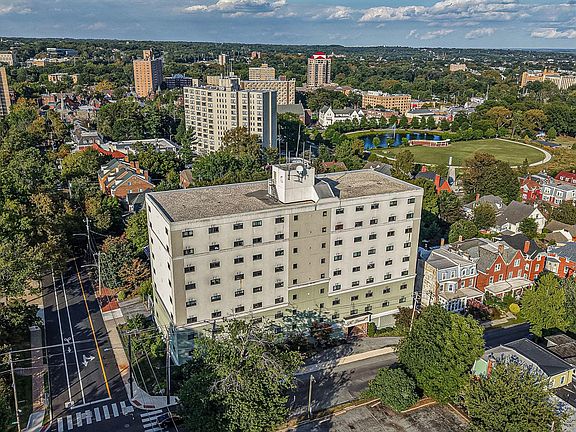 3rd image of 900 N Broom St APT 10