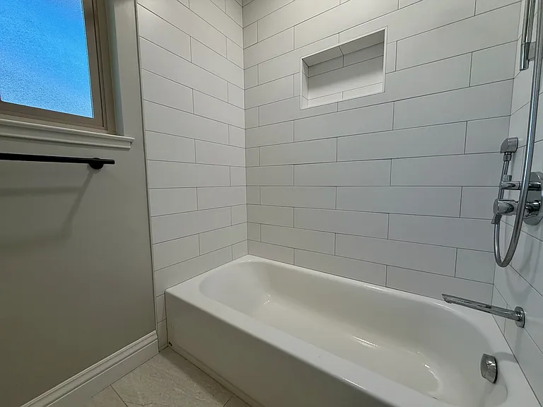 832 Cathedral Dr — Photo 4
