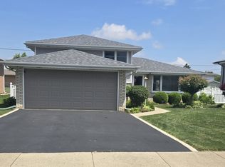 7836 W 81st St, Bridgeview, IL 60455
