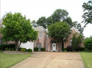 7570 Fairway Forest Dr N, Cordova, TN 38016