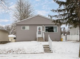 5315 W 56th St, Camrose, AB T4V 2E3