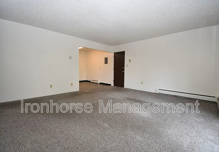 805 W Villard St #10 — Photo 3