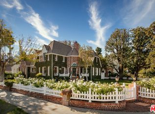 15404 Sutton St, Sherman Oaks, CA 91403