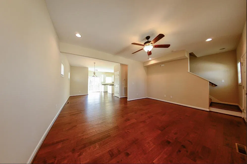 3 bed, 2.5 bath, 1650 sqft, $1,800 — Photo 4
