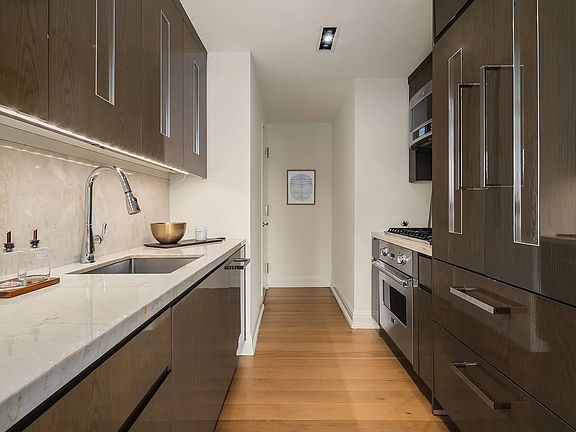 4th image of 21 W 86th St APT 15G