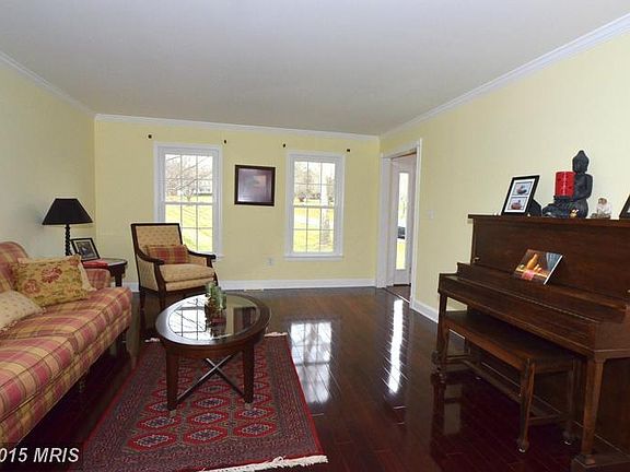 3rd image of 17537 Charity Ln