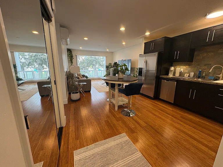 733 Kline St #105 — Photo 1