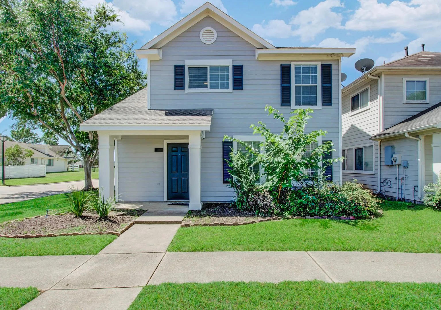 Beautifully 3-Bedroom Home with Modern Updates & Washer/Dryer Included — Photo 1