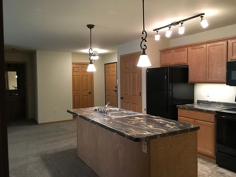 Berry Pointe Luxury Apartments — Photo 42