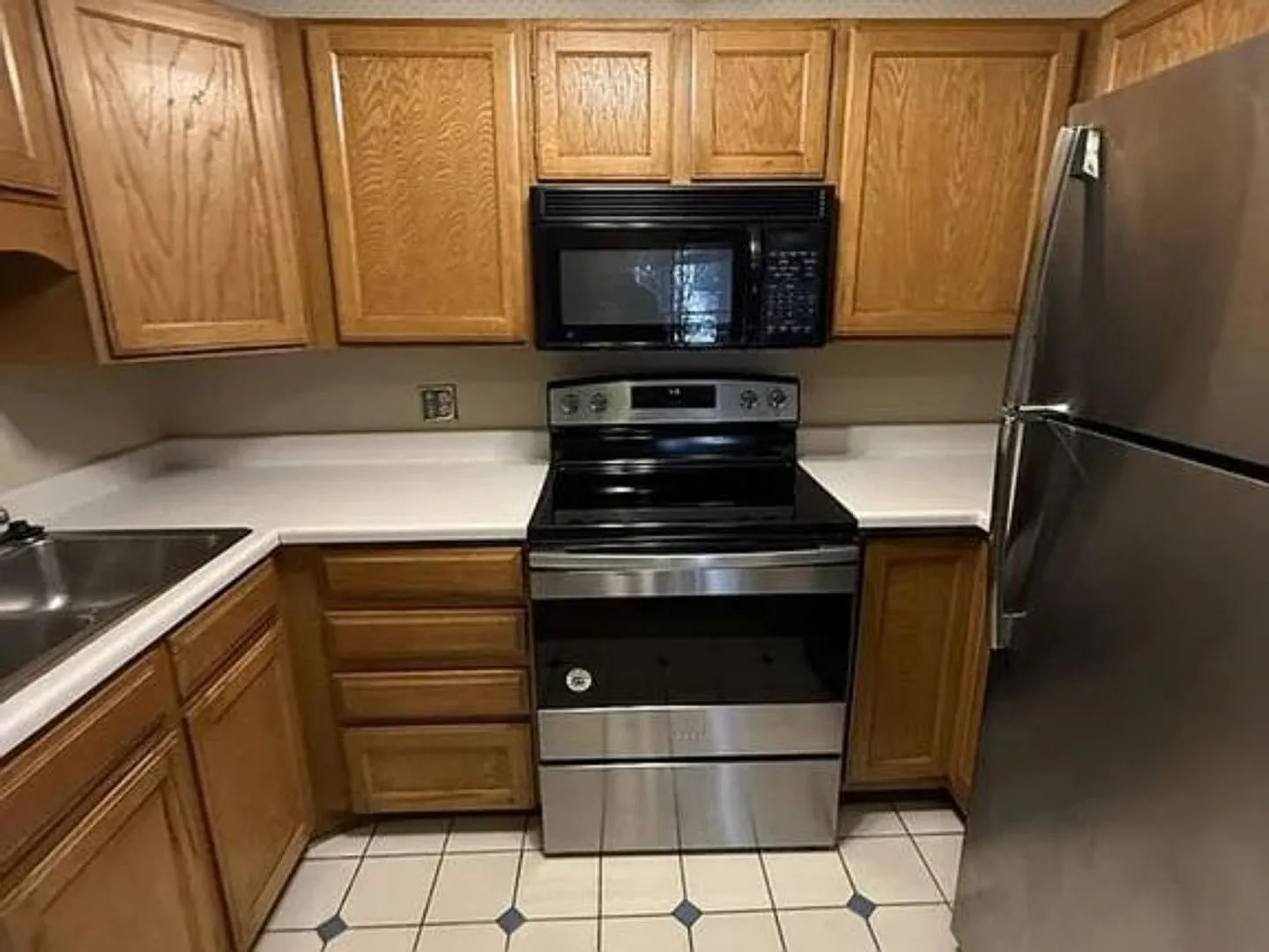 Great Condo and Location in Aurora — Photo 3