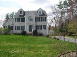 4 Cottonwood Rd, Plaistow, NH 03865