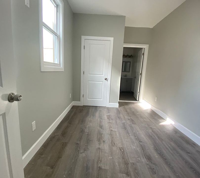 1st image of 121 N Lake Ave APT 2