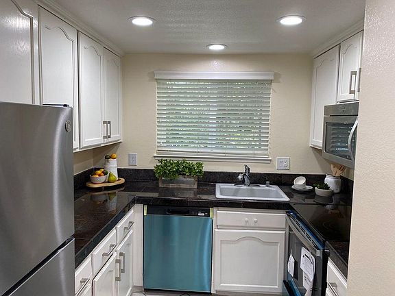 2nd image of 1050 N Abbott Ave