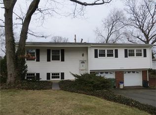 33 Bodnarik Rd, Edison, NJ 08837