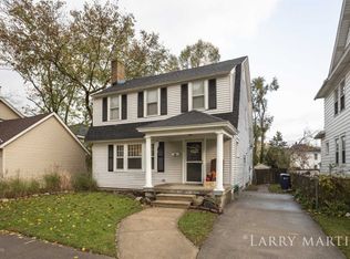 709 Crescent St NE, Grand Rapids, MI 49503
