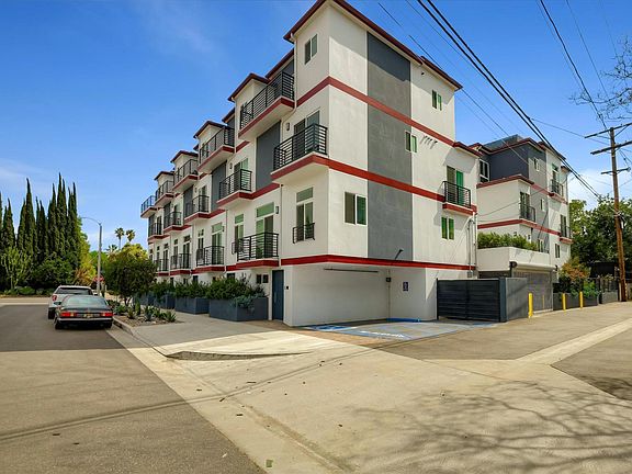 3rd image of 4461 Tujunga Ave #110