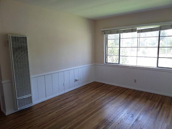 4th image of 11954 Moorpark St APT 3