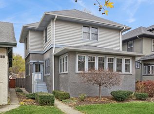 529 S Euclid Ave, Oak Park, IL 60304