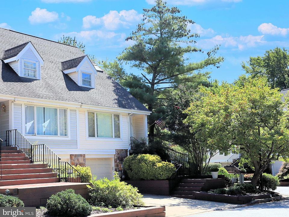1st image of 25 Marsh Woods Ln