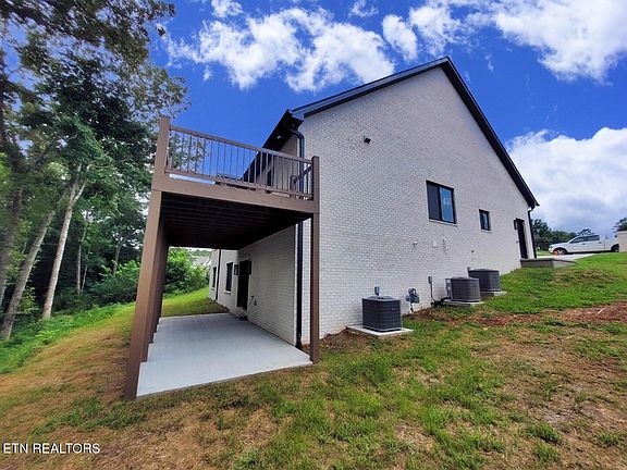 4th image of 1489 Thomas Woods Way