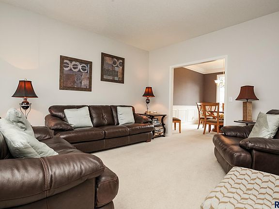 4th image of 300 E Saint Andrews Dr