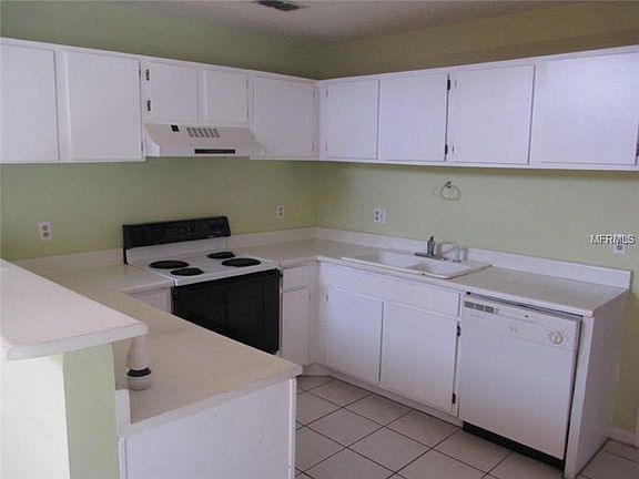 5th image of 12185 Armenia Gables Cir #12185