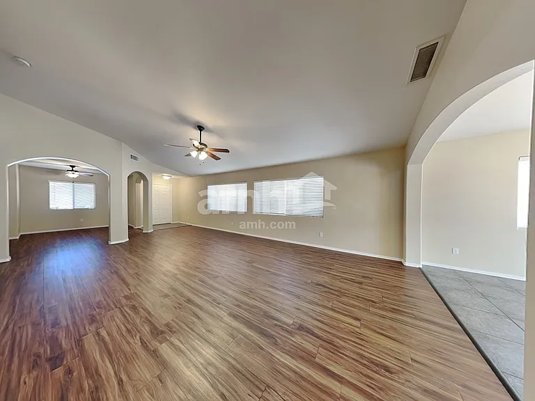 5354 W Jessica Ln — Photo 6