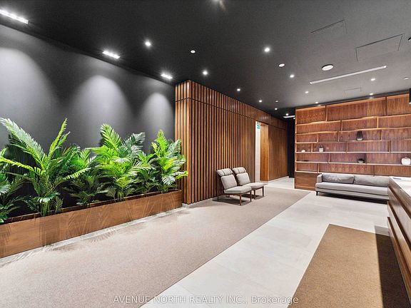 4th image of 340 Queen St #2405