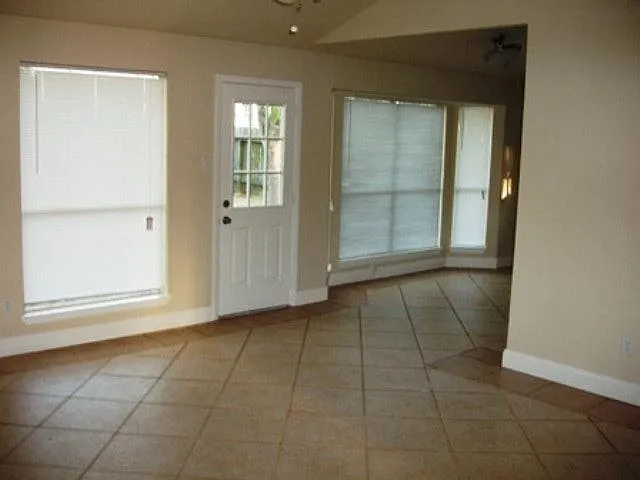14826 Gladewick Dr — Photo 6