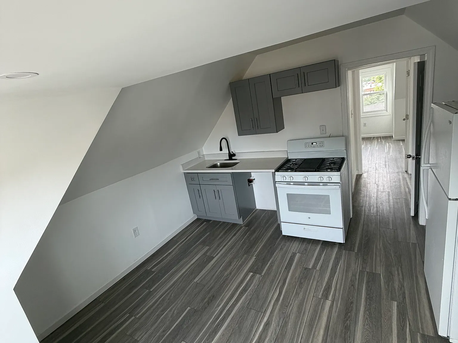1 bed, $1,595 — Photo 4