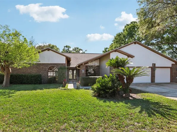 17922 Clear Lake Dr, Lutz, FL 33548