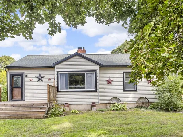 2811 S Meridian Rd, Jackson, MI 49203