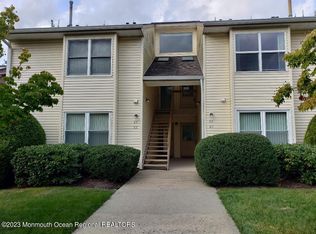 63 Aspen Ave, Englishtown, NJ 07726